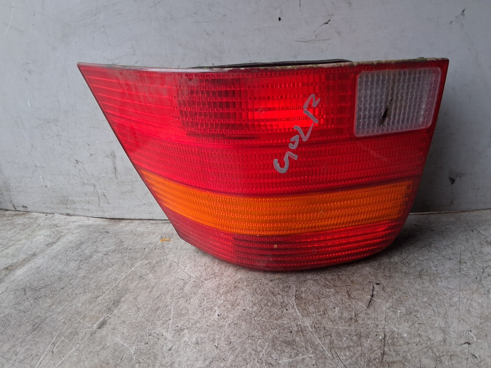 2002 VW VOLKSWAGEN GOLF MK4 OSR DRIVER SIDE REAR RIGHT TAIL LIGHT 1J6945096R