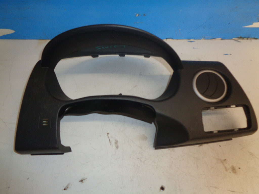 SUZUKI SWIFT GL 2007 1.3 INTERIOR DASHBOARD CLOCK SURROUND 7331162J0