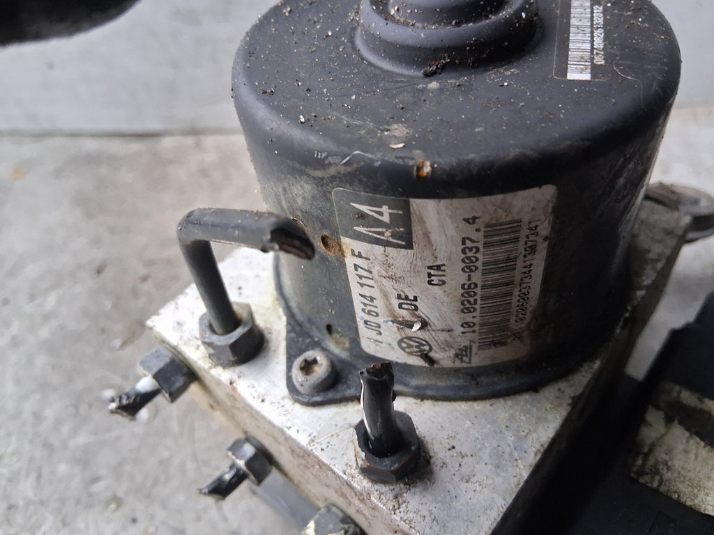 2002 VW VOLKSWAGEN GOLF MK4 ABS PUMP CONTROL MODULE 1C0907379J
