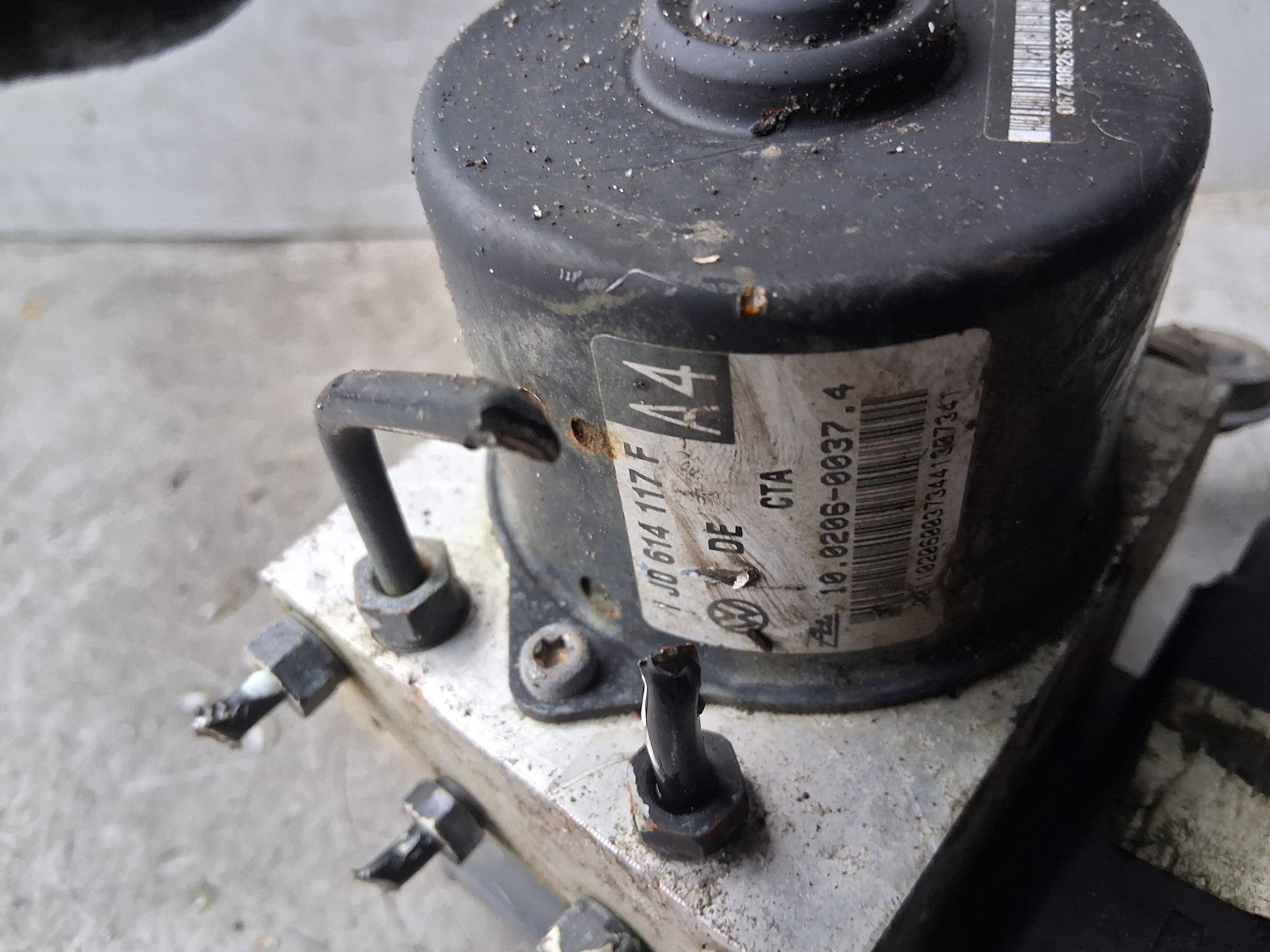 2002 VW VOLKSWAGEN GOLF MK4 ABS PUMP CONTROL MODULE 1C0907379J