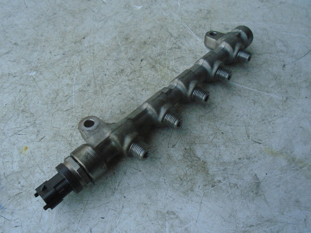 HYUNDAI I40 2014 1.7 CRDI FUEL INJECTOR RAIL 314002A420