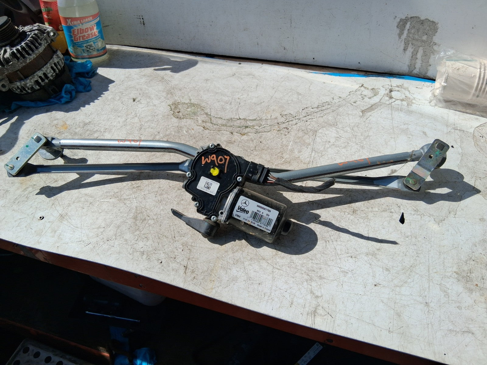 2021 MERCEDES SPRINTER W907 FRONT WIPER MOTOR & LINKAGE W000087789