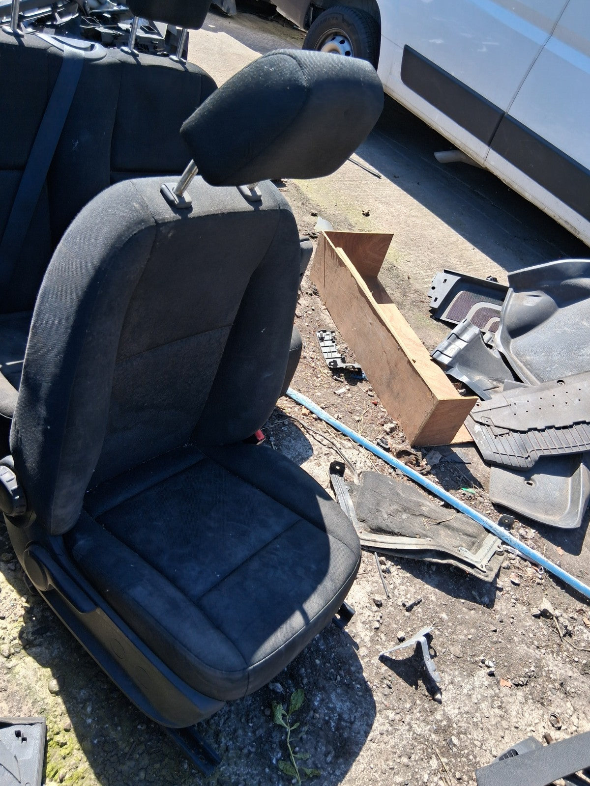 2020 MERCEDES SPRINTER W907 OSF DRIVER SIDE FRONT RIGHT FABRIC SEAT