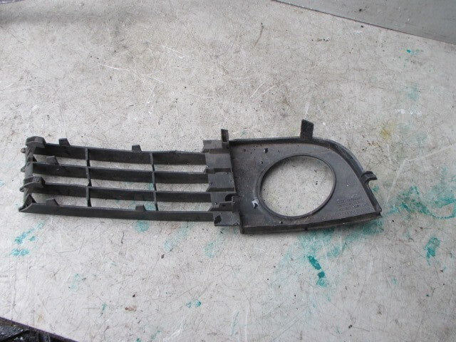 AUDI A6 NSF PASSENGER SIDE FRONT BUMPER FOG LIGHT GRILL 4B0807681T