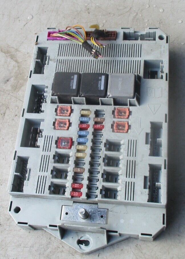 JAGUAR XF 290 FUSE RELAY BOX 7140-5053-40