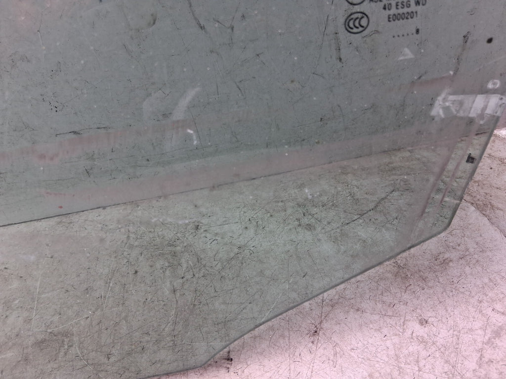 2008 MERCEDES C CLASS W204 NSF PASSENGER SIDE FRONT LEFT WINDOW GLASS