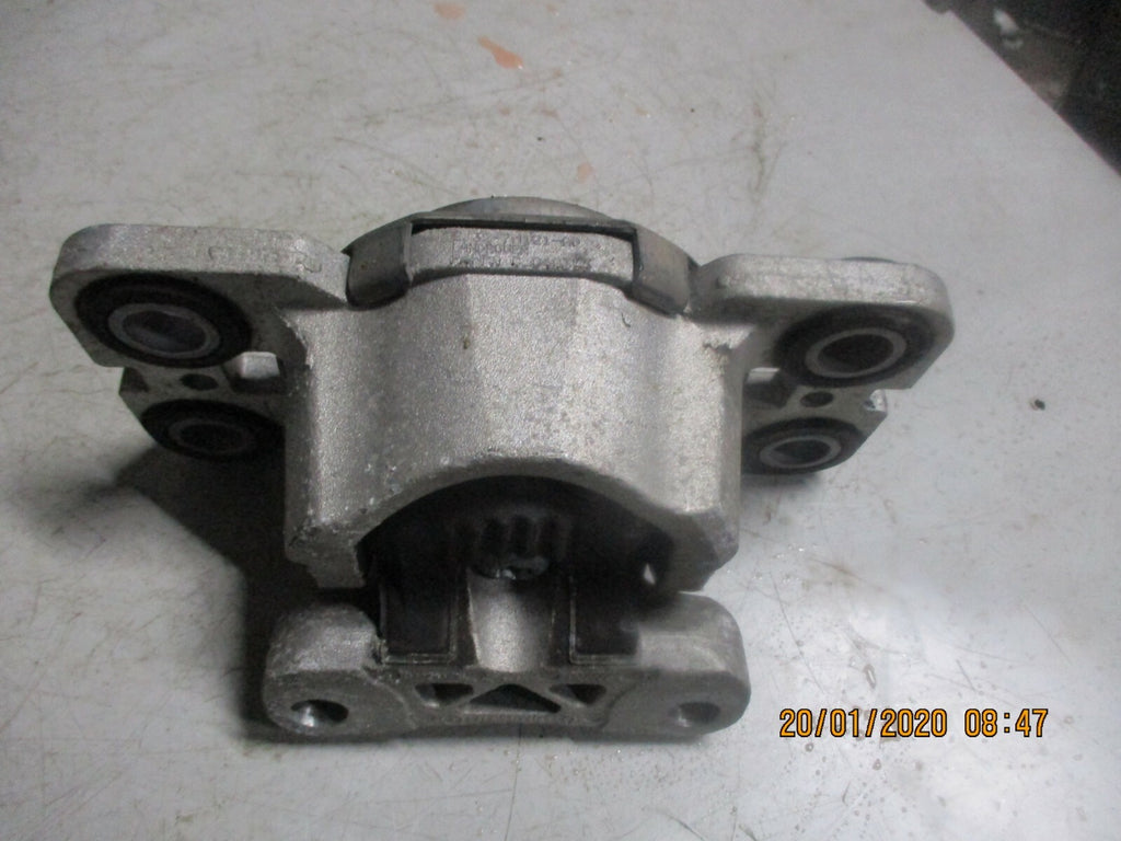 LAND ROVER DISCOVERY L550 2015 NS PASSENGER ENGINE MOUNT BRACKET EJ32-7M121-AD