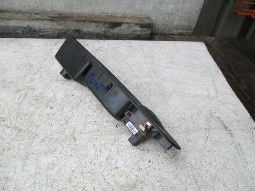 FIAT PUNTO 2015 EVO MK3 3 DOOR NSF PASSENGER DOOR WINDOW SWITCH
