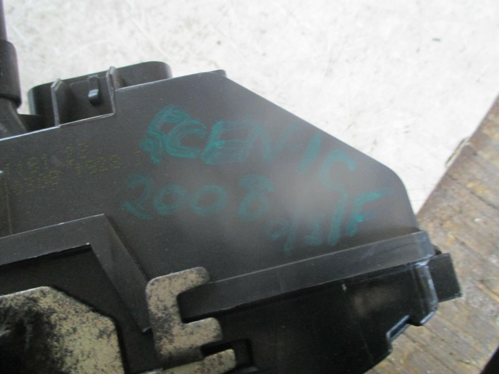 RENAULT SCENIC 2008 MK2 OSF FRONT DRIVER SIDE DOOR LOCK MECHANISM