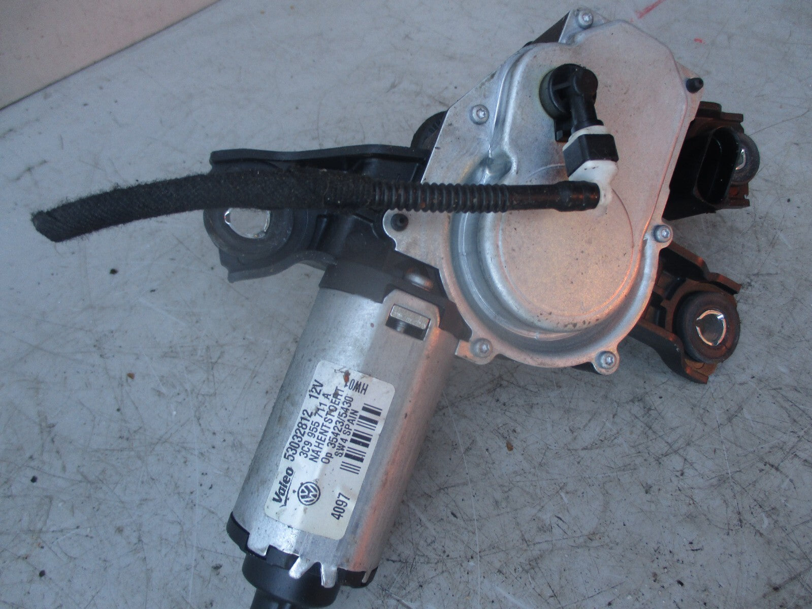 VW VOLKSWAGEN PASSAT B6 REAR WIPER MOTOR 53032812