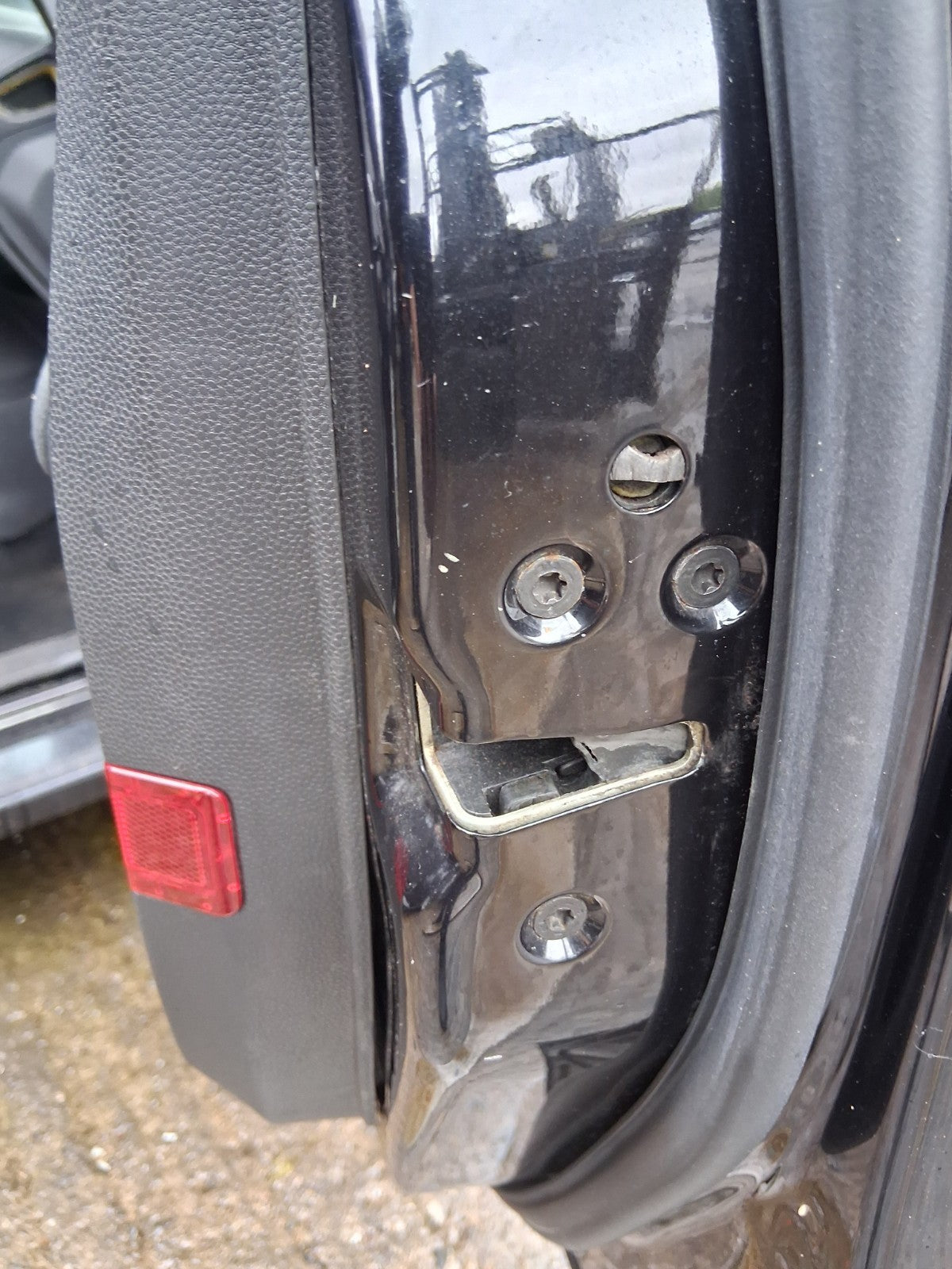 2014 FORD FIESTA MK7 OSF DRIVER SIDE FRONT RIGHT DOOR LOCK MECHANISM