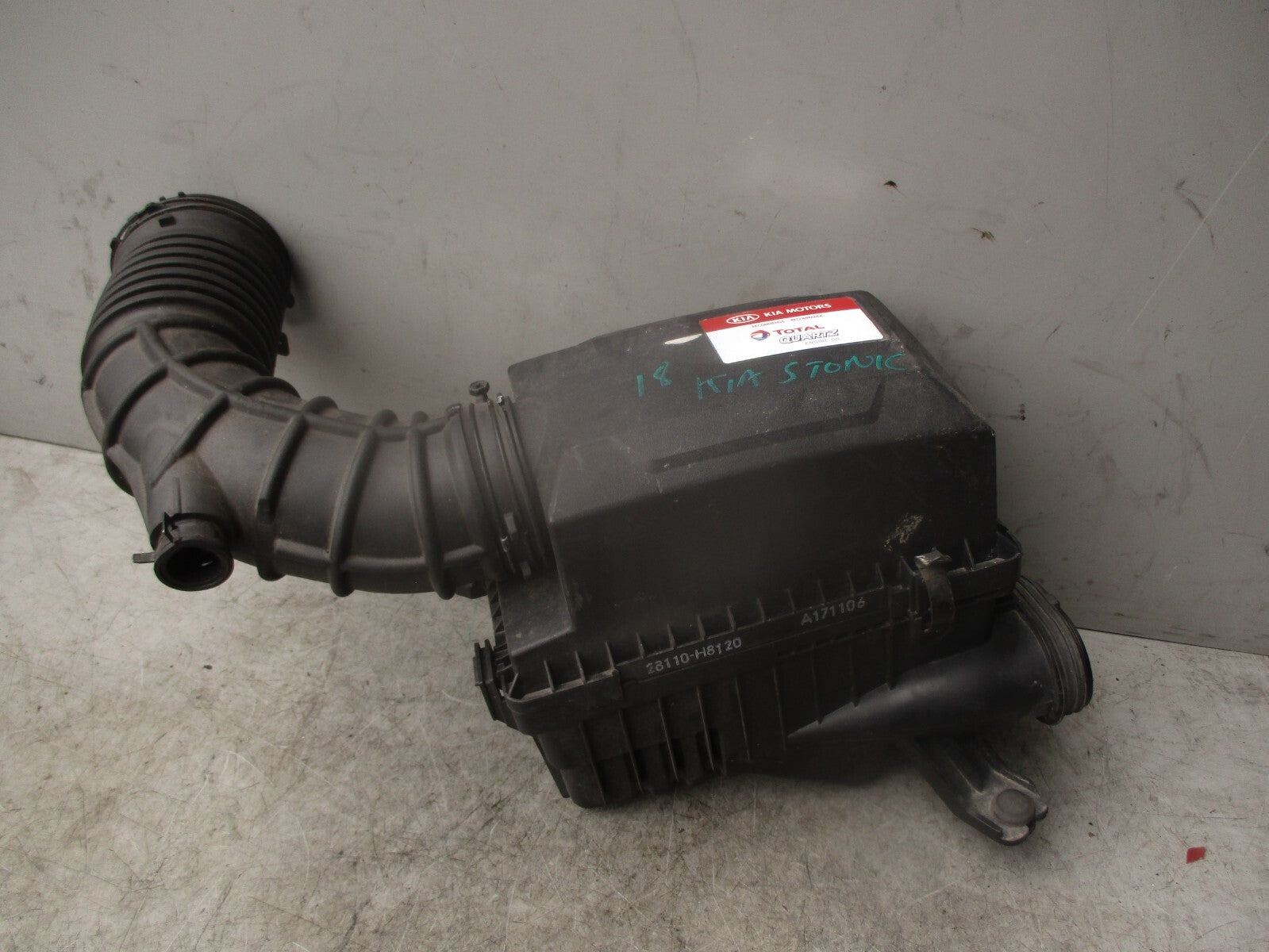 2018 KIA STONIC 1.0 PETROL AIR FILTER HOUSING BOX WITH PIPE HOSE 28110H8120