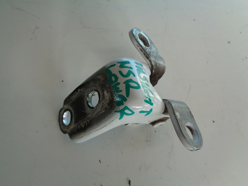HONDA INSIGHT 2011 MK2 HYBRID NSR PASSENGER SIDE REAR DOOR LOWER HINGE