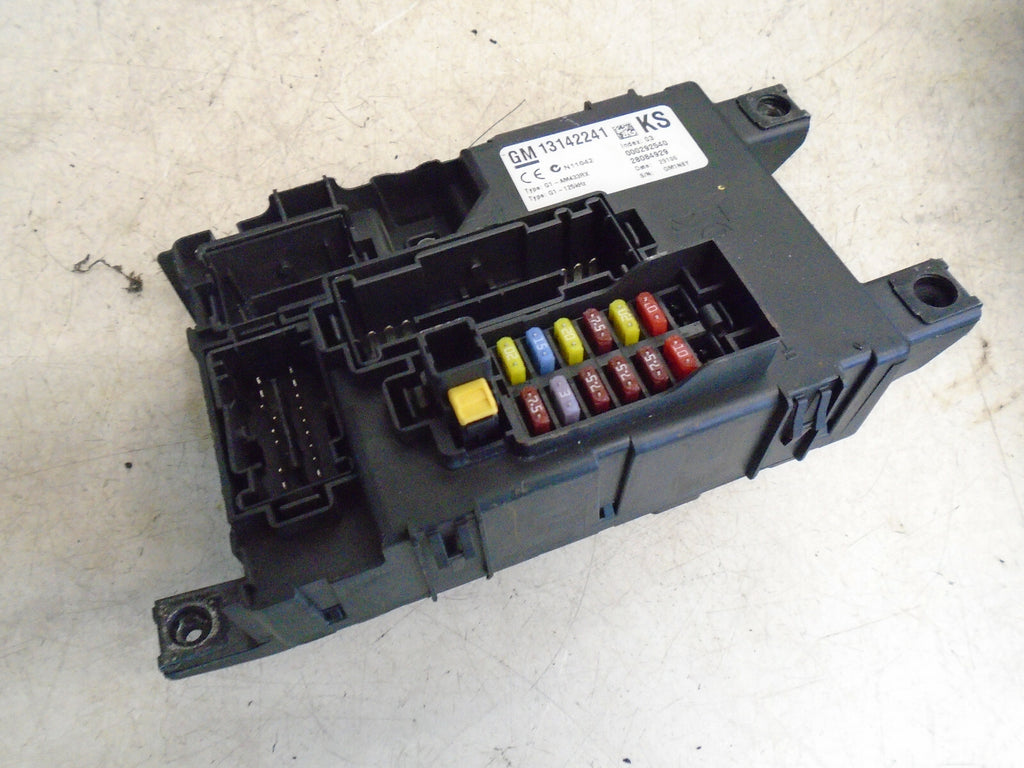 VAUXHALL CORSA D 2006 FUSE BOX RELAY BOX CONTROLLER MODULE 13142241