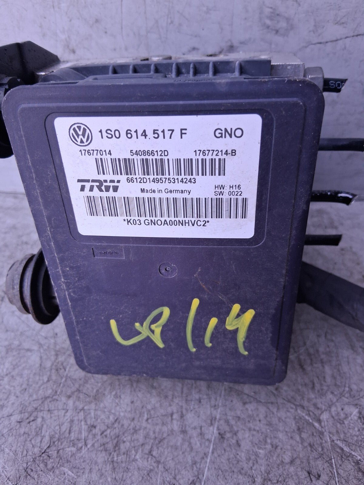 2014 VW VOLKSWAGEN UP 5 DOOR ABS PUMP CONTROL MODULATOR 1S0614517F