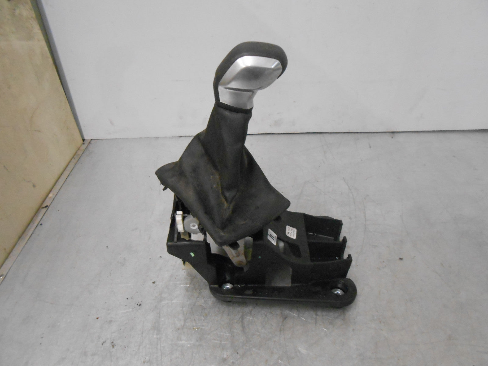 PEUGEOT 208 2016 5 SPEED MANUAL GEARSTICK GEAR STICK ASSEMBLY 9808161480