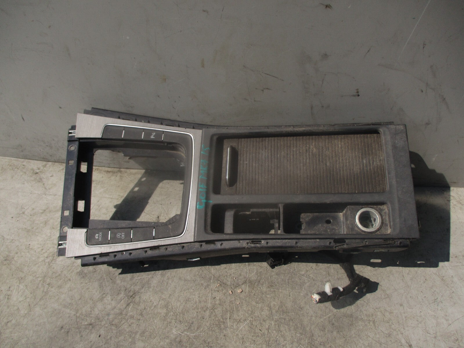 2015 VOLKSWAGEN GOLF MK7 CENTRE CONSOLE CUP HOLDER GEAR SURROUND TRIM 5G2863245F