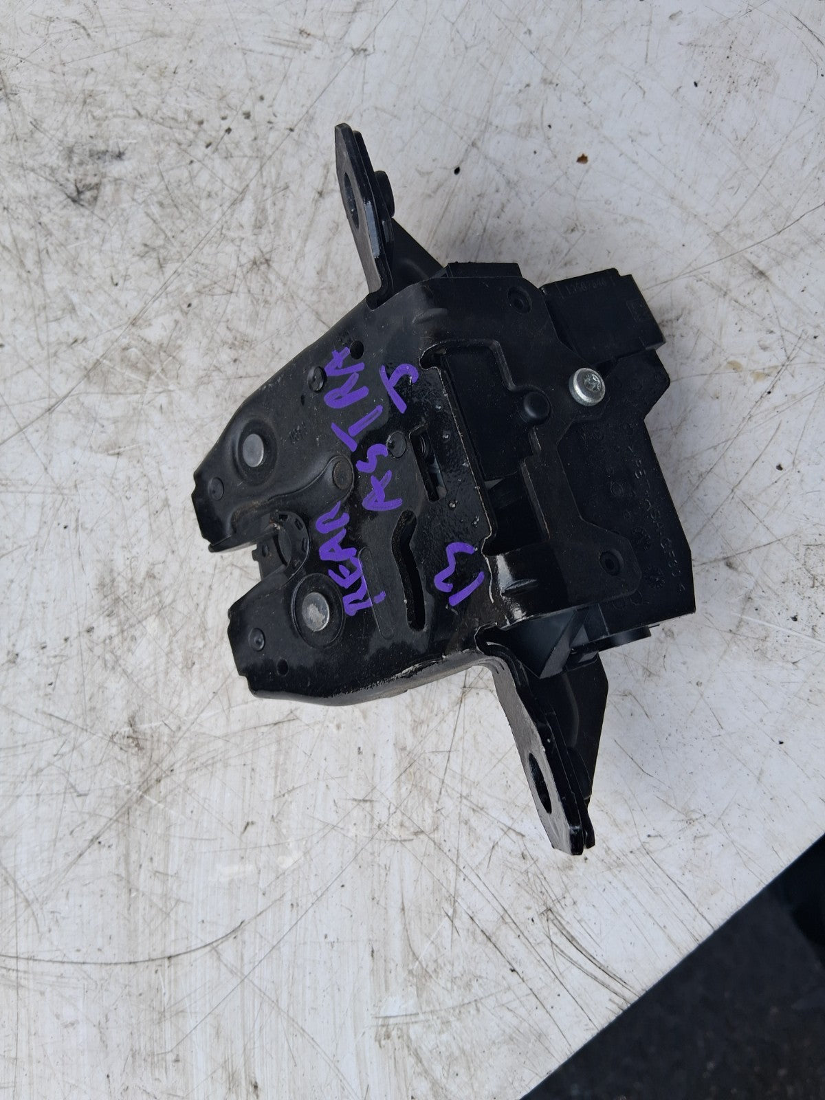 2013 VAUXHALL ASTRA J REAR TAILGATE BOOTLID BOOT LOCK MECHANISM