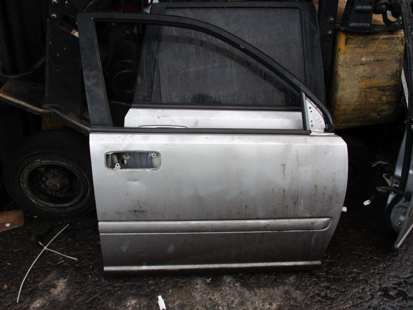 NISSAN X TRAIL T30 MK1 OSF DRIVER SIDE FRONT DOOR BARE SILVER