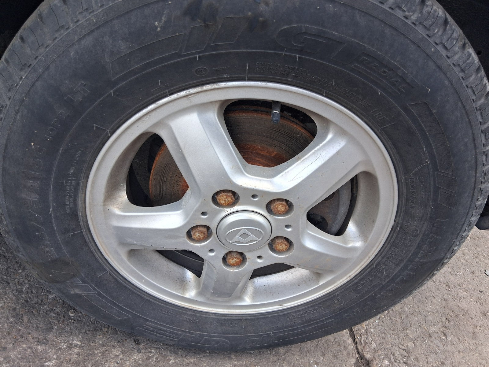 2020 SAIC LDV V80 16 INCH ALLOY WHEEL WITH TYRE 215/75R16