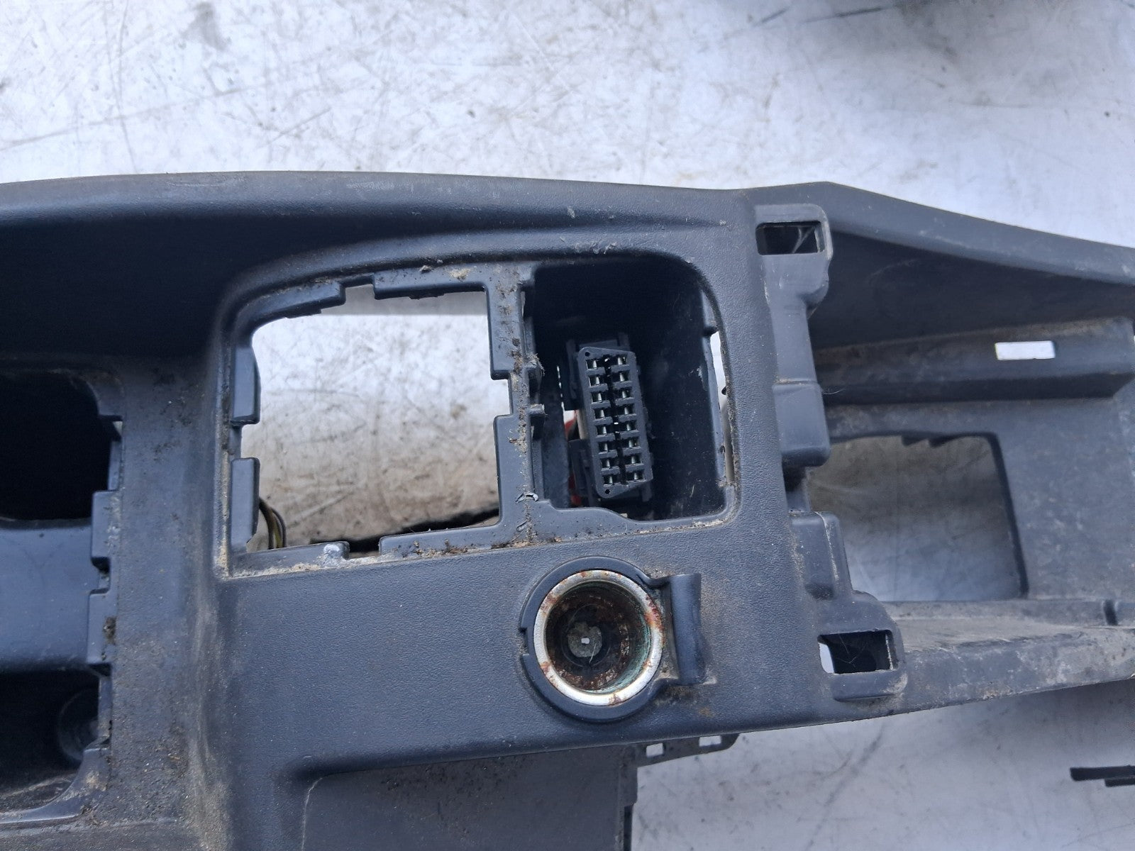 2020 RENAULT KANGOO MK2 CENTER CONSOLE SURROUND TRIM PANEL 8200457030