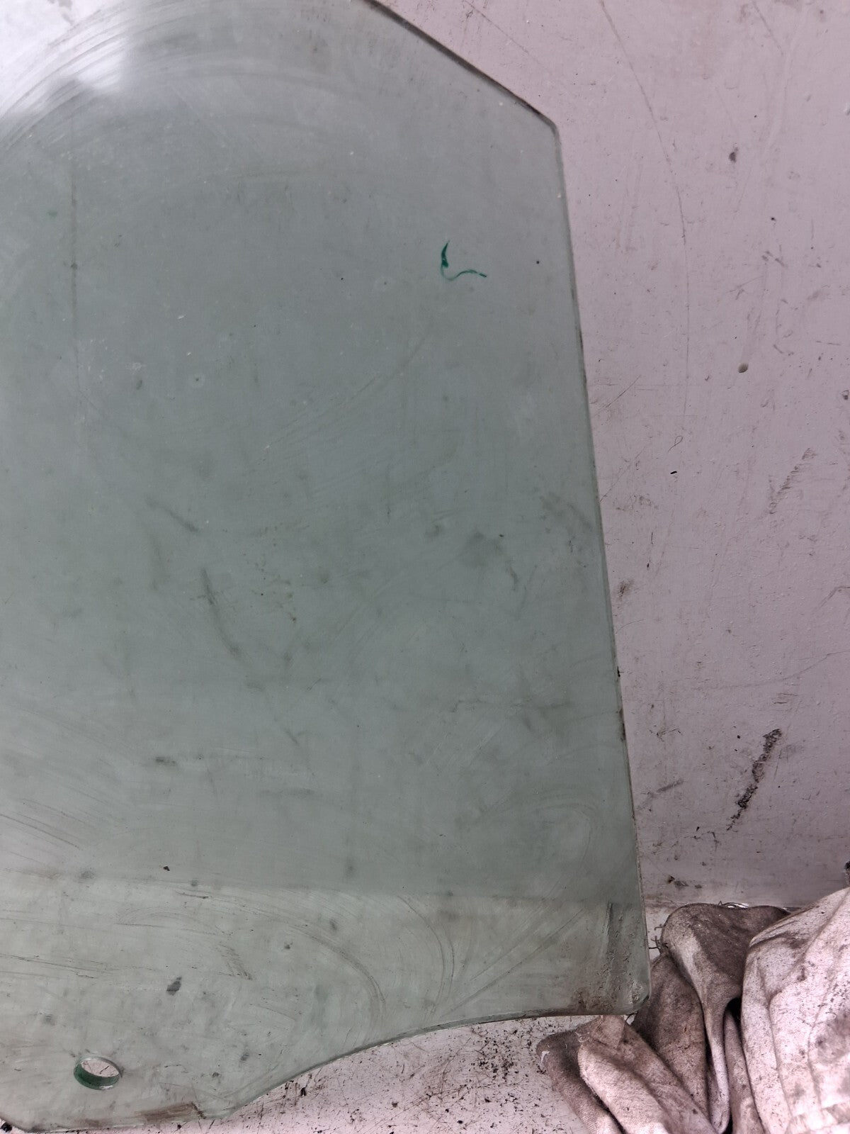 FORD MONDEO MK4 2008 OSF DRIVER SIDE FRONT RIGHT WINDOW GLASS 43R000589
