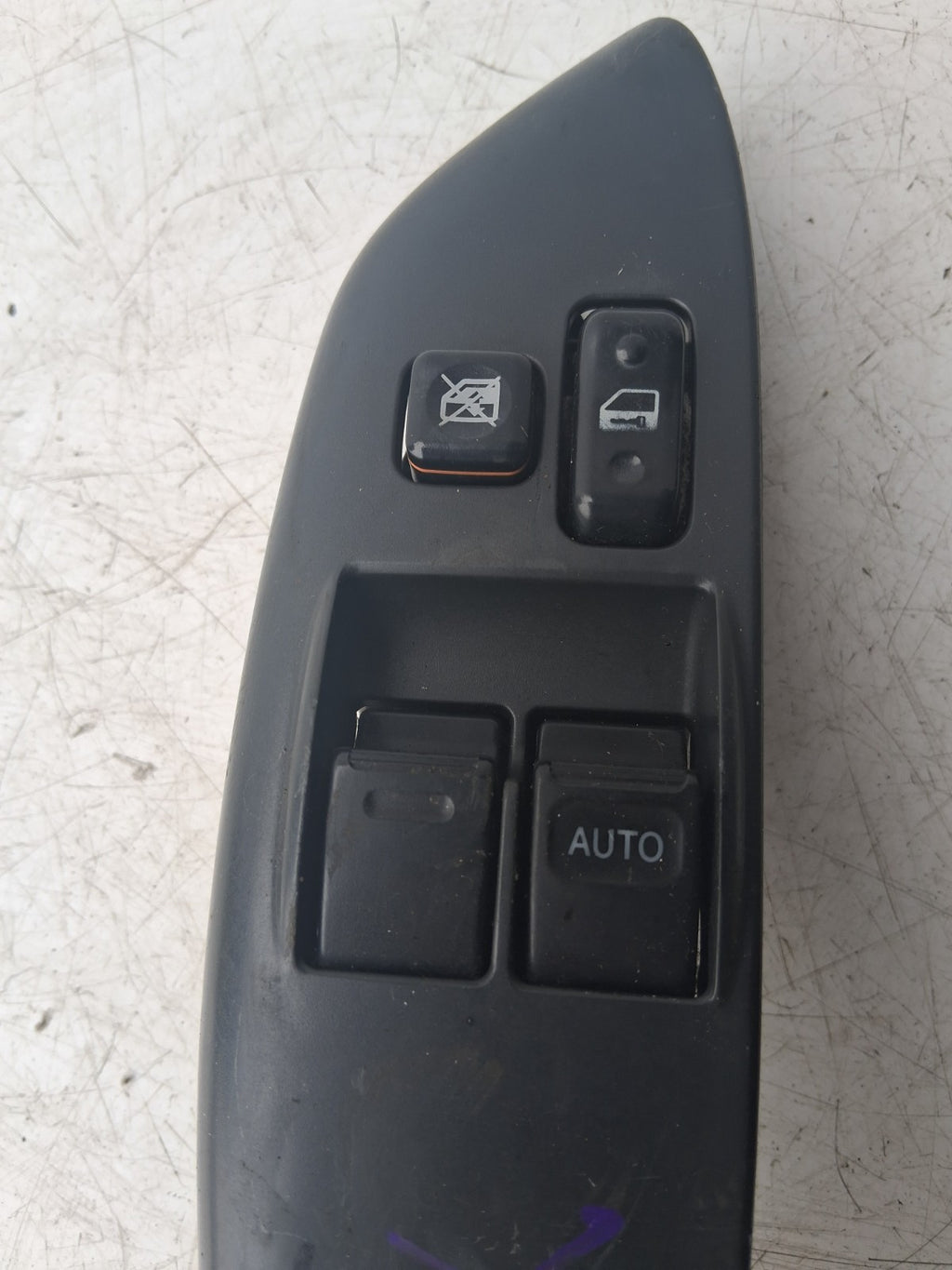 TOYOTA YARIS MK1 2004 OS DRIVER SIDE ELECTRIC WINDOW CONTROL SWITCH