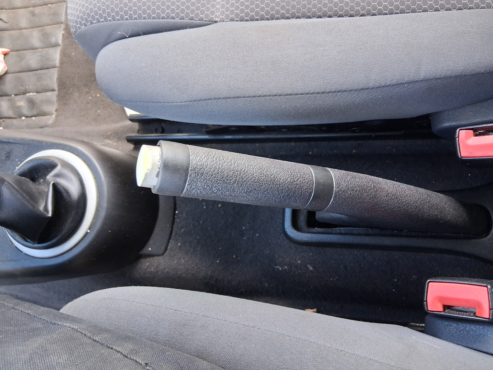 2011 VW VOLKSWAGEN FOX MANUAL HANDBRAKE PARKING BRAKE LEVER MECHANISM