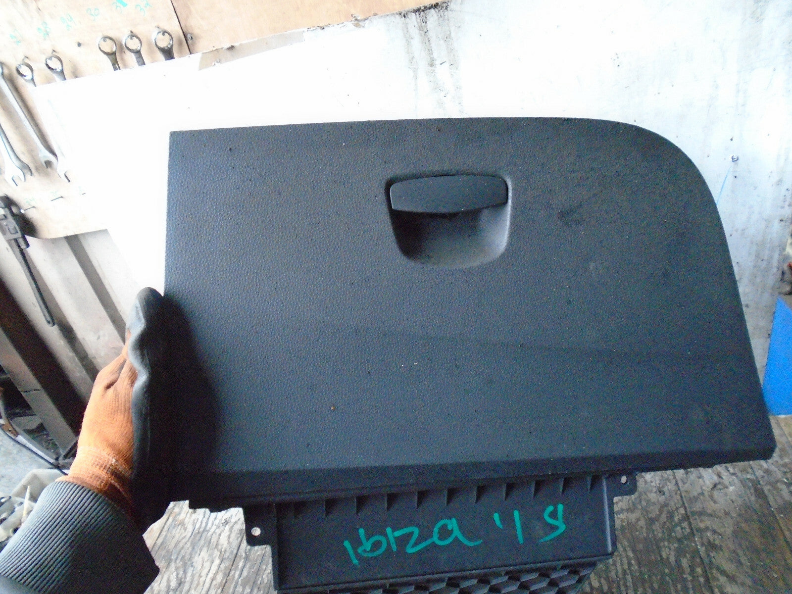 SEAT IBIZA MK4 GLOVEBOX STORAGE COMPARETMENT 6J2857114C