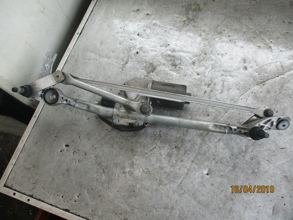 BMW 3 SERIES E90 2007 WINDSCREEN WIPER MOTOR & LINKAGES 697826401