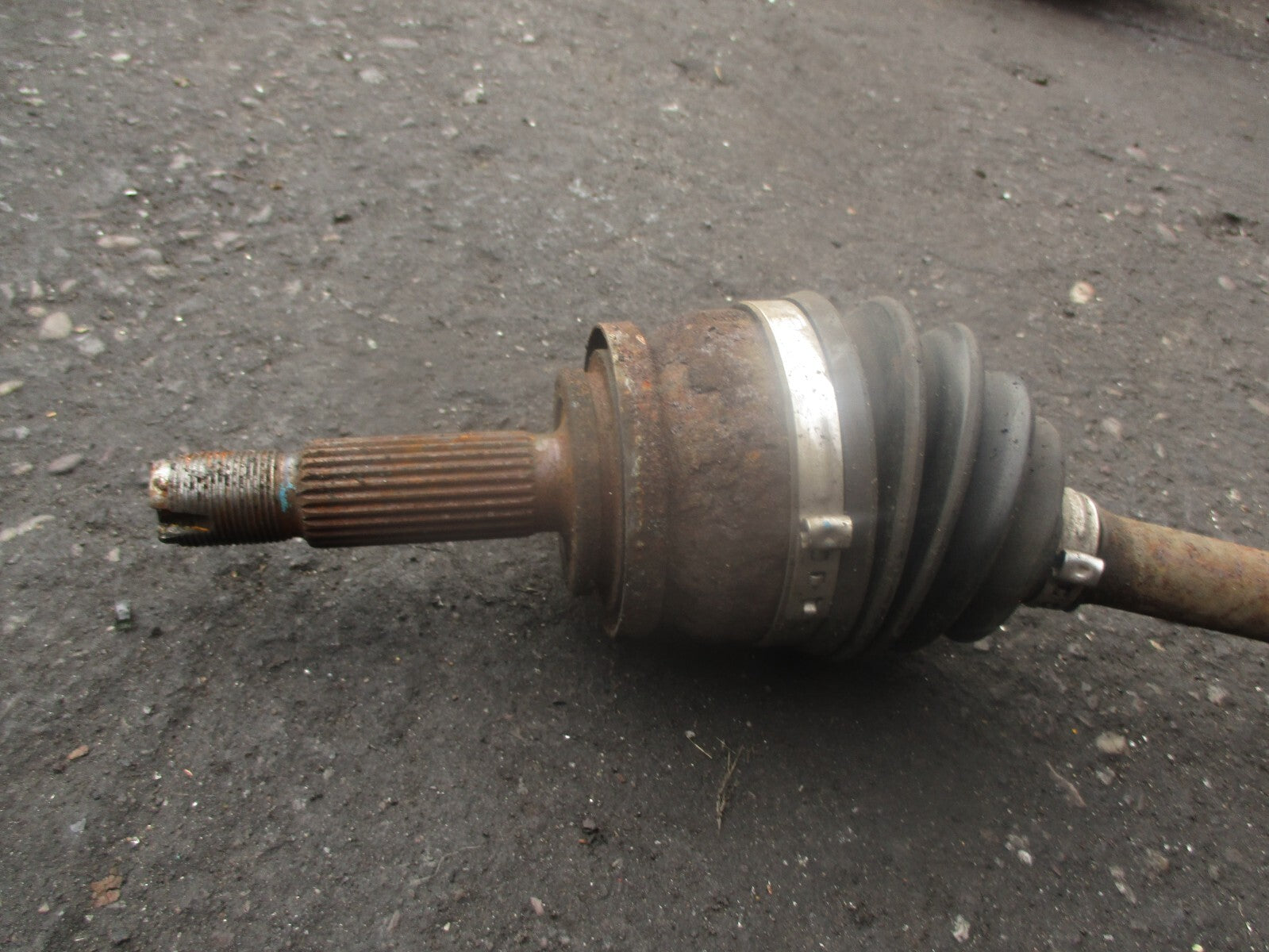 2018 KIA STONIC 1.0 PETROL NSF PASSENGER SIDE FRONT LEFT DRIVESHAFT 49500H8250