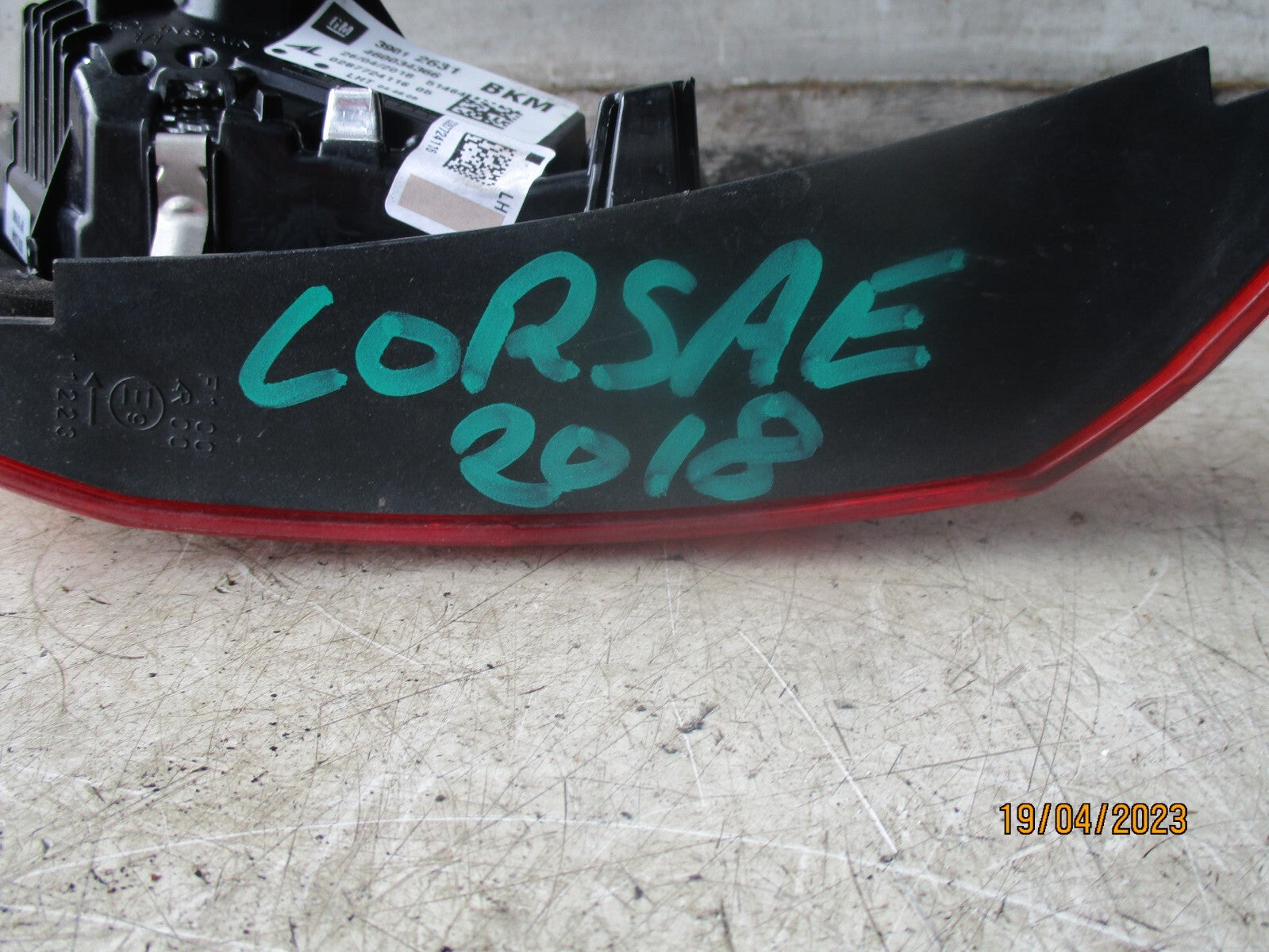 VAUXHALL CORSA E 2018 NSR PASSENGERS INNER TAILGATE REAR BRAKE LIGHT 39012631