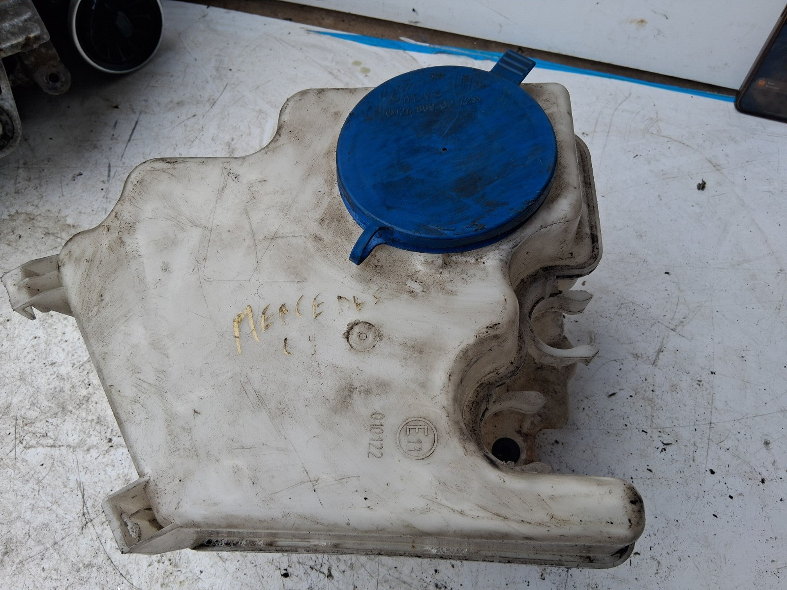 2008 MERCEDES B CLASS W245 FRONT WINDSCREEN WASHER BOTTLE TANK 1698690220