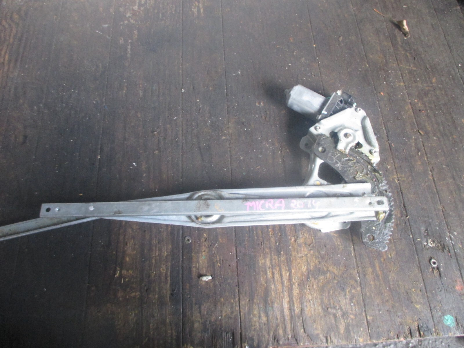 NISSAN MICRA 2014 MK4 OSF DRIVER SIDE FRONT WINDOW REGULATOR & MOTOR 827301HB1A