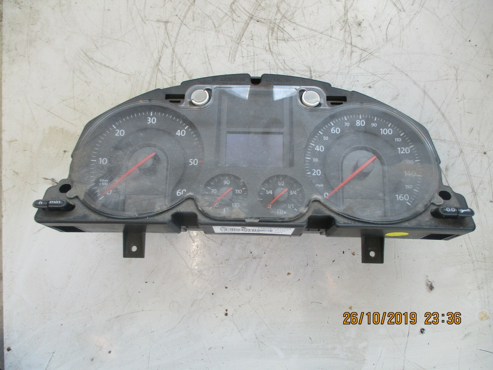 VW VOLKSWAGEN PASSAT B6 2.0 TDI SPEEDO METER INSTRUMENT CLUSTER 3C0920960N