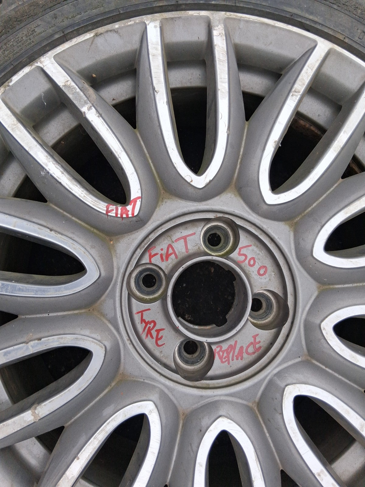 2025 FIAT 500 MHEV 15 INCH ALLOY WHEEL WITH TYRE 185/55R15
