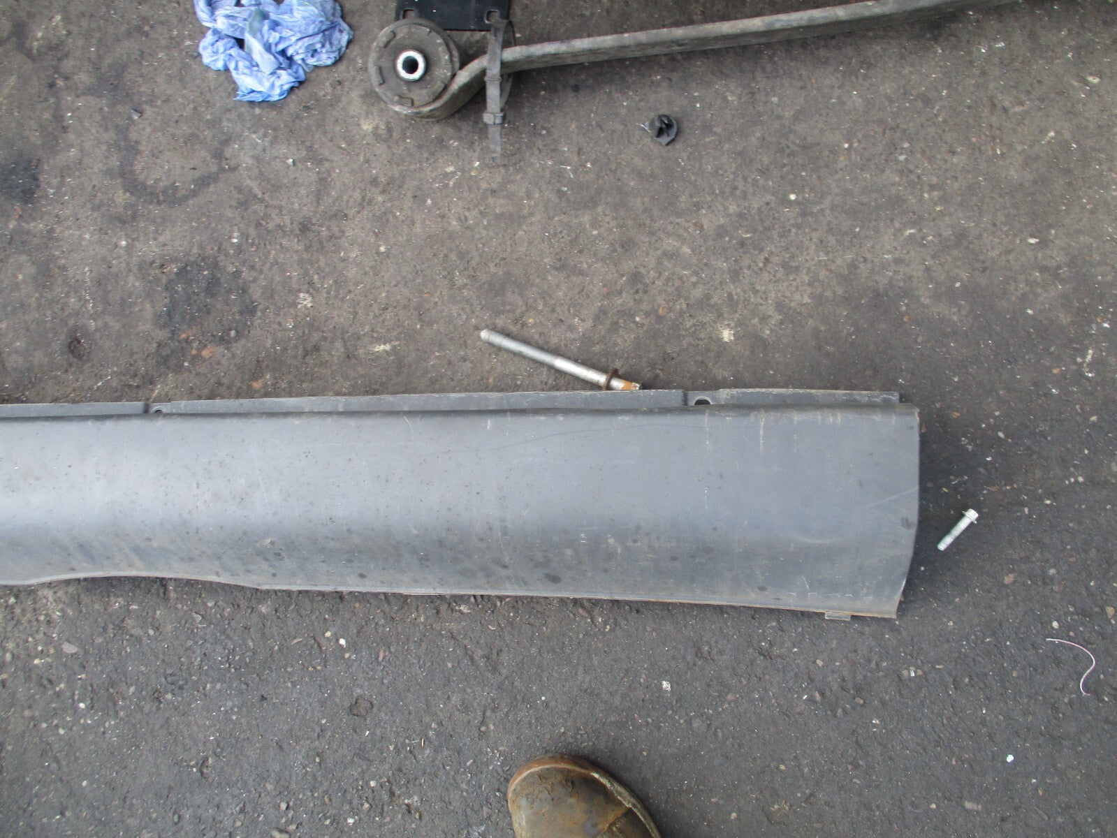 2021 MERCEDES BENZ W907 SPRINTER REAR CENTER MIDDLE BUMPER
