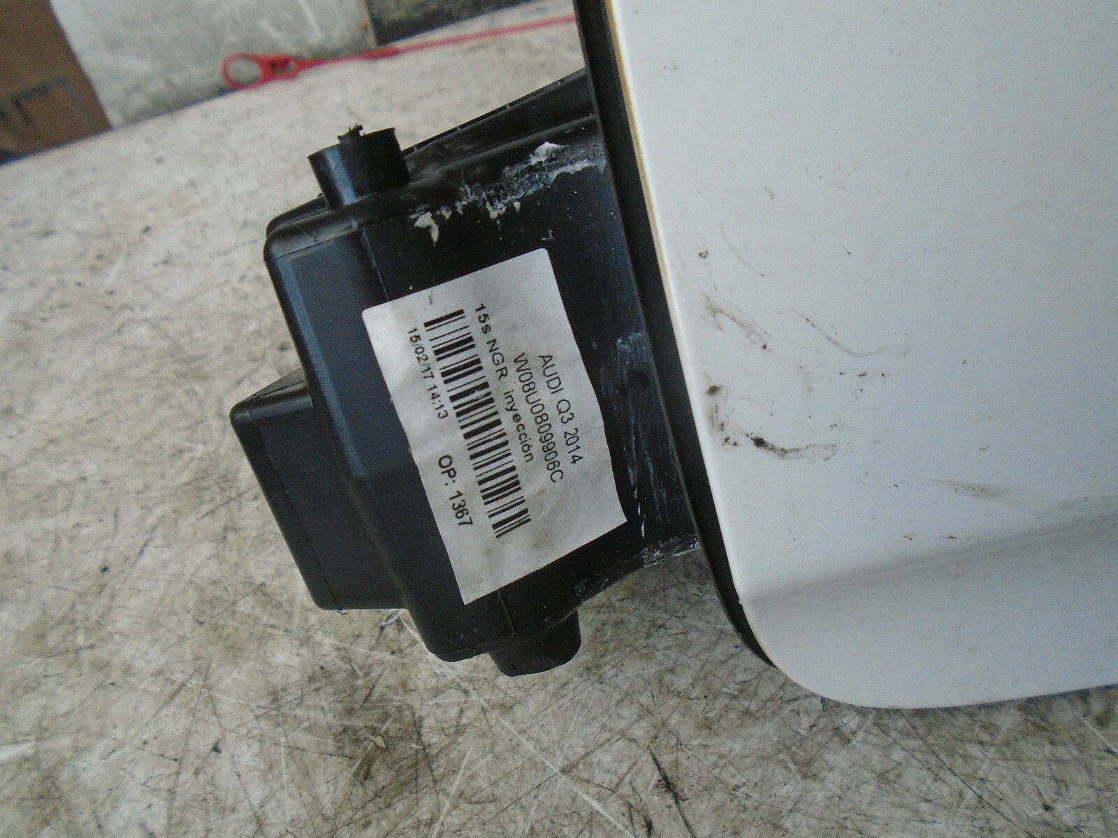 AUDI Q3 2017 FUEL FILLER FLAP COVER 8U0809906C