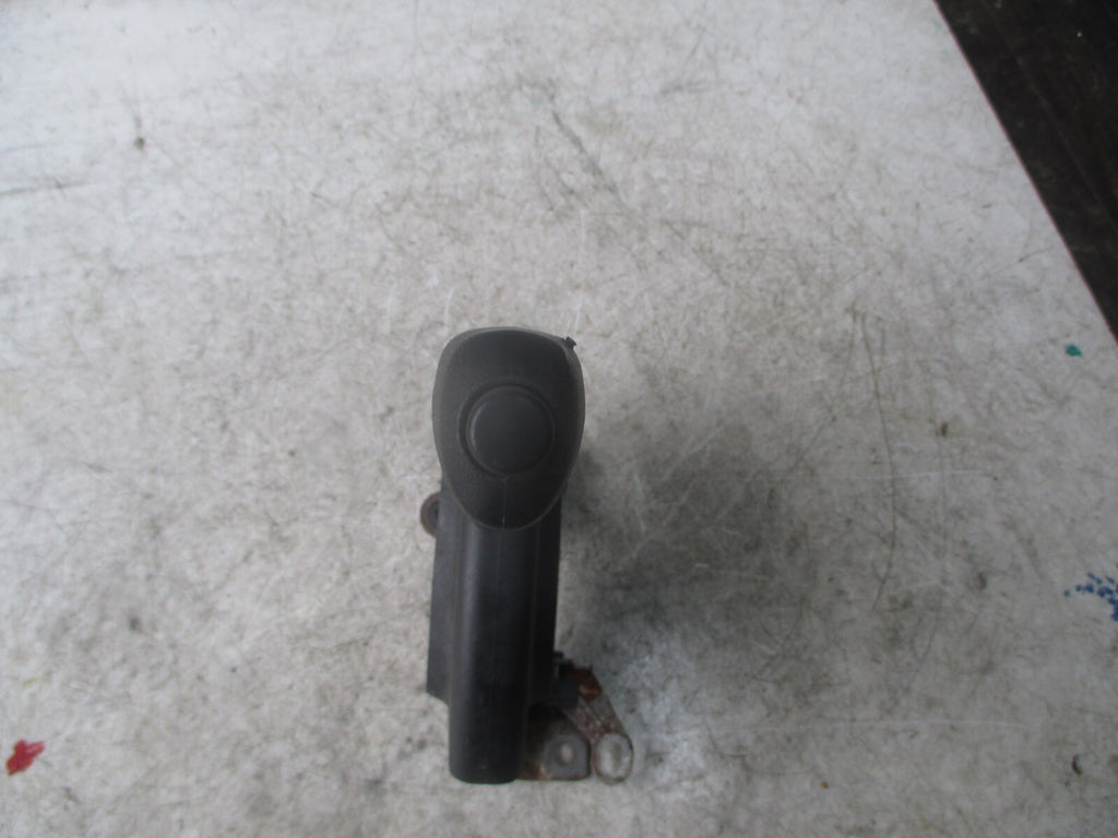2016 TOYOTA AYGO MK2 HANDBRAKE LEVER AND HANDLE