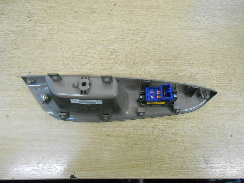 KIA RIO MK3 2014 NSR PASSENGER SIDE REAR ELECTRIC WINDOW SWITCH 935801W000