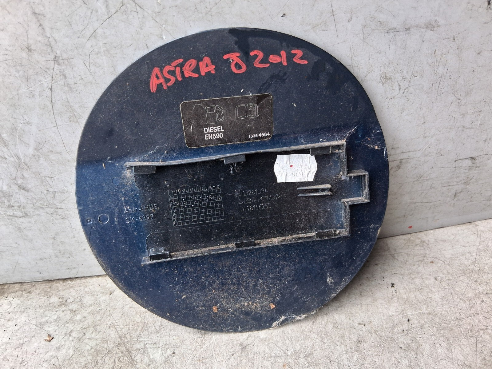 2012 VAUXHALL ASTRA J FUEL FLAP LID COVER BLUE 13281384