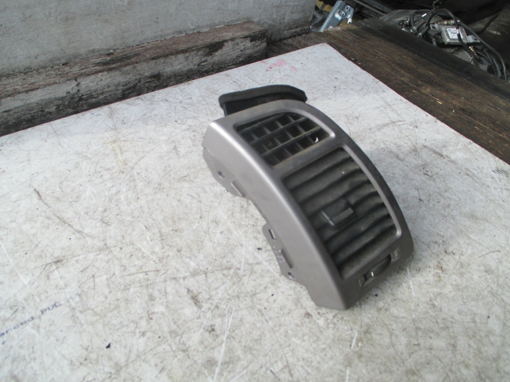 HYUNDAI I20 2016 MK2 NSF FRONT PASSENGER SIDE AIR VENT 974601J000