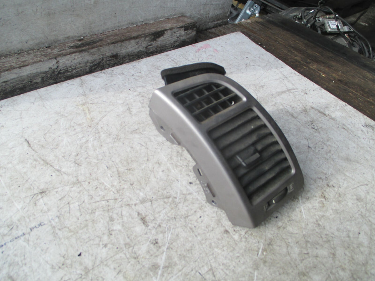 HYUNDAI I20 2016 MK2 NSF FRONT PASSENGER SIDE AIR VENT 974601J000