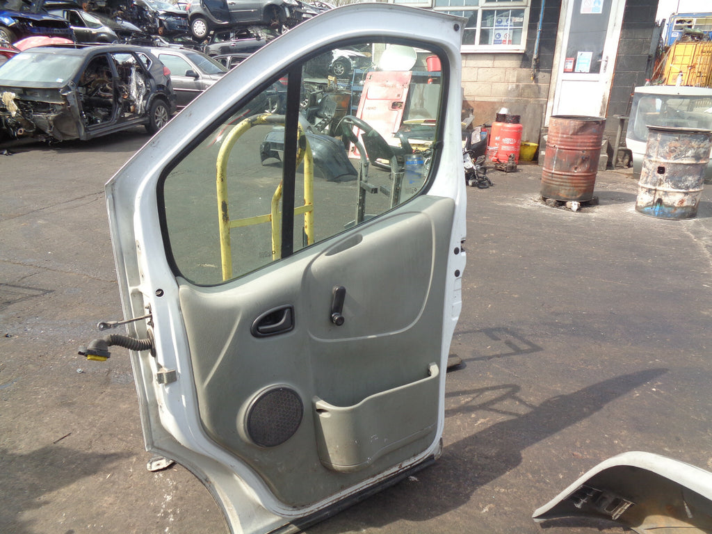 VAUXHALL VIVARO MK1 2007 OS DRIVER SIDE FRONT COMPLETE DOOR WHITE
