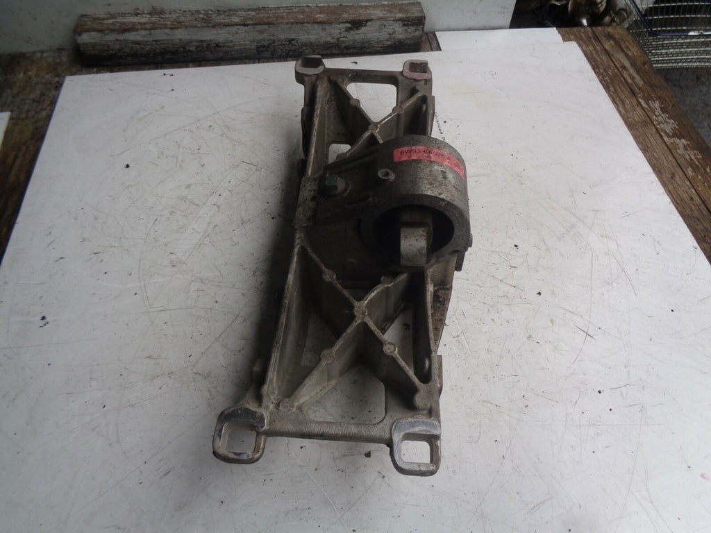 JAGUAR XF 2016 FACELIFT 3.0 DIESEL GEARBOX MOUNT BRACKET 6w936a026a