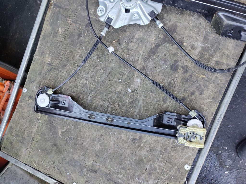VAUXHALL ZAFIRA C MK3 OSF DRIVER SIDE WINDOW MOTOR & REGULATOR 20951582