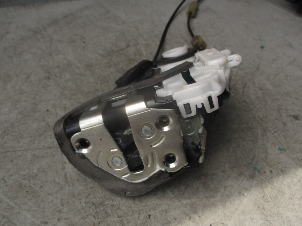 2014 TOYOTA PRIUS MK3 NSR PASSENGER SIDE REAR DOOR LOCK MECHANISM