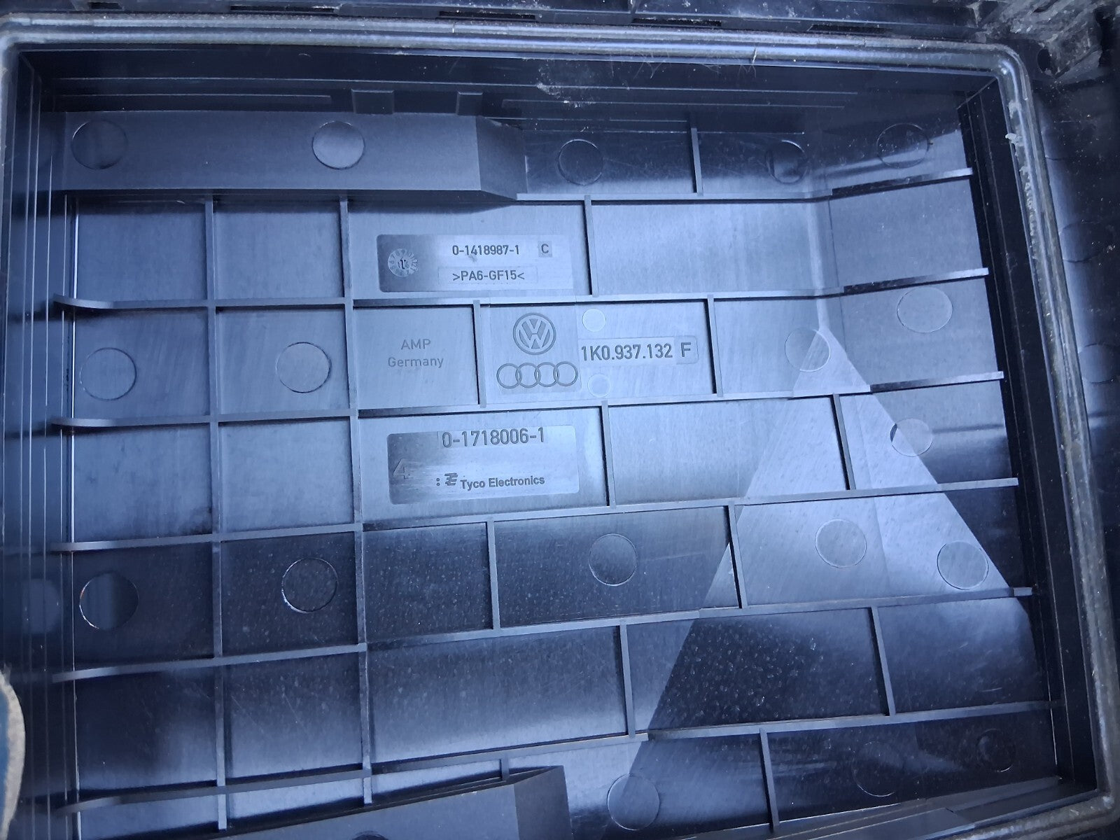 2016 AUDI Q3 8U FRONT FUSE RELAY BOX MODULE 017180061