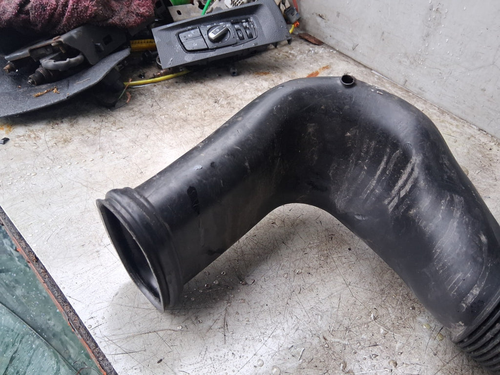 2009 MERCEDES BENZ C CLASS W204 AIR INTAKE DUCT HOSE PIPE A6510903437