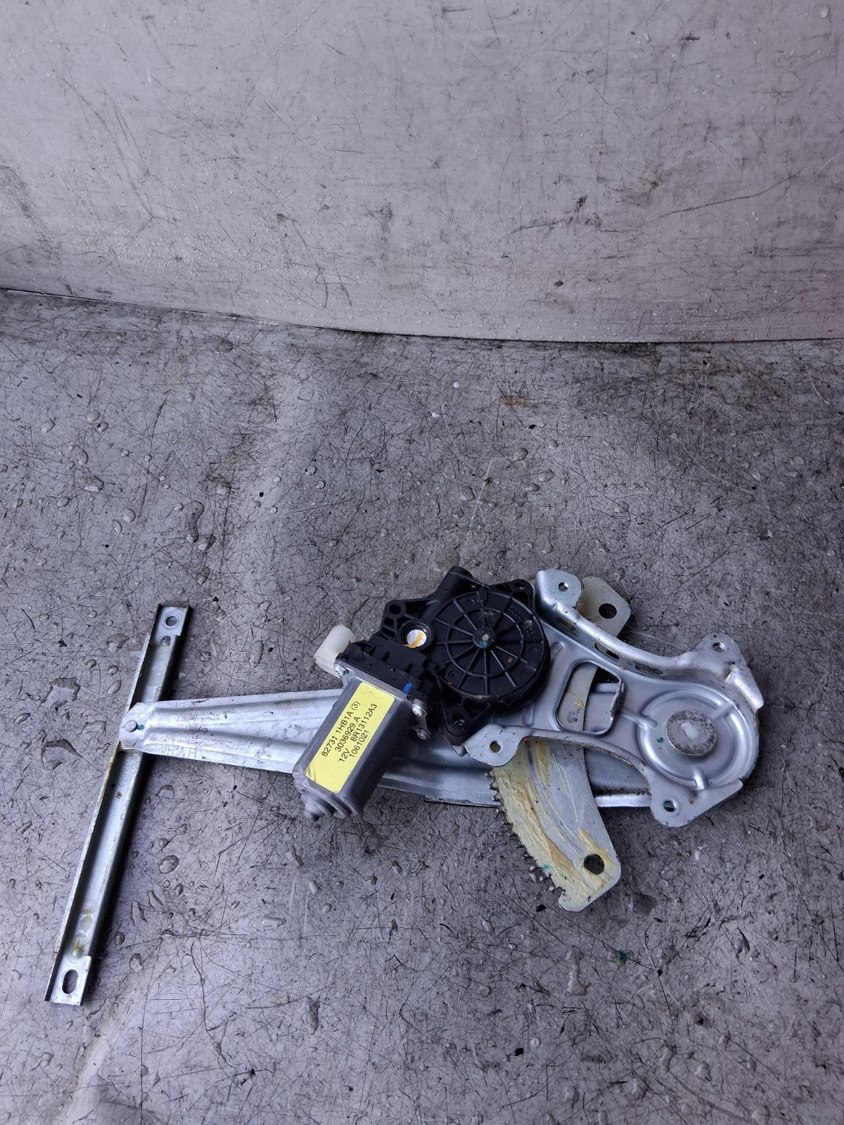 2016 NISSAN NOTE OSR DRIVER SIDE REAR RIGHT WINDOW MOTOR REGULATOR 827311HB1A